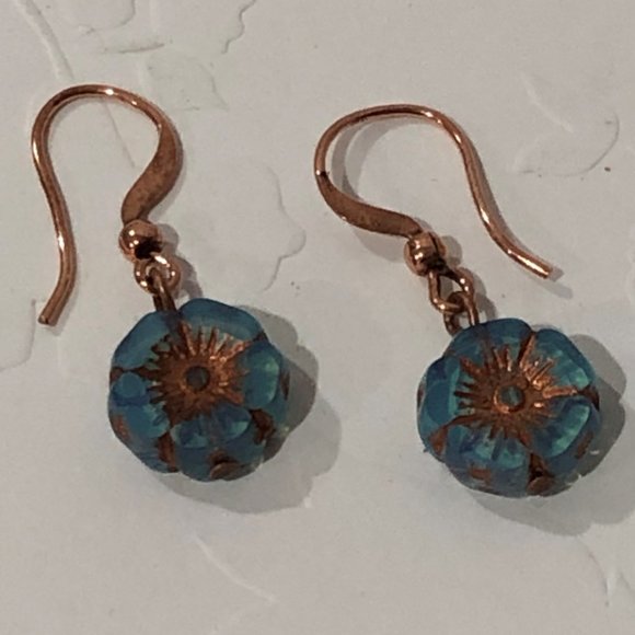 New Czech Glass Hawaiian flower with copper necklace and earrings - Picture 3 of 3